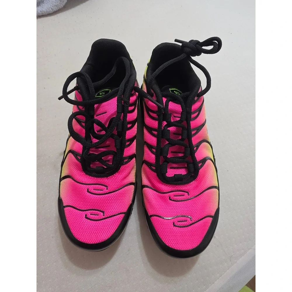 Nike‎ Air Max Plus PS Black Hyper Pink Volt Kids Shoes FZ0023-043 Size 2.5Y